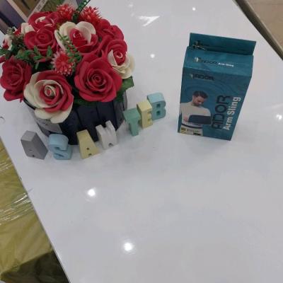 شانه بند آدور