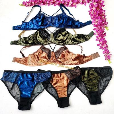 ست لباسزیر زنانه مخمل