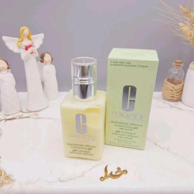 ژل آبرسان کلینیک مناسب پوست چرب و مختلط