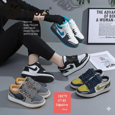 کتونی ونس زنانه نایک وارداتی در رنگ بندی