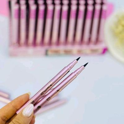 خط چشم اسنس صورتی