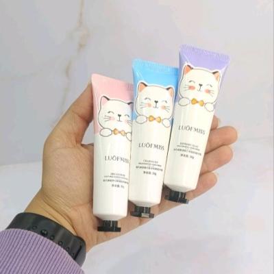 کرم مرطوب کننده دست لوفمیس مدل پیشی