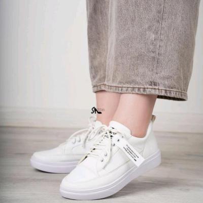 ونس زنانه و دخترانه مدل بندی با زیره پیو در دو رنگ مشکی و سفید 1042