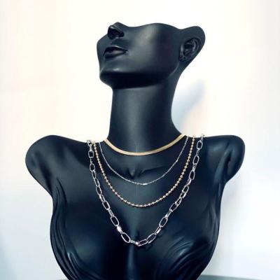 مجسمه نیم رخ