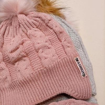 کلاه و‌گردنی داخل خز