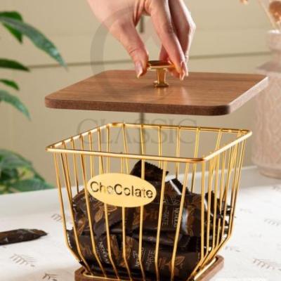 شکلات خوری درب چوبی طلایی مربع
