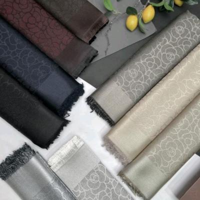 روسری ابریشم ژاکارد گل رز