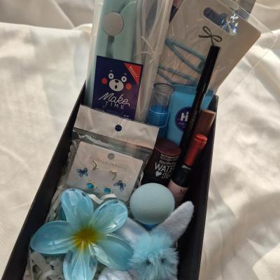 باکس هدیه دخترانه آبی باکس ولنتاین ارسال رایگان