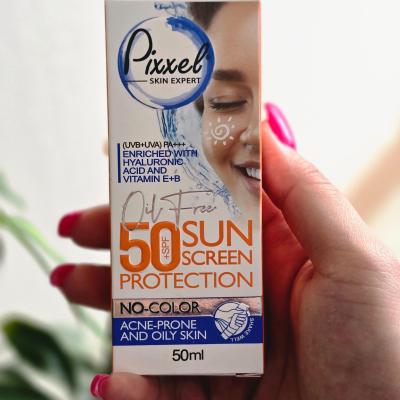 ضد آفتاب بی رنگ پیکسل مدل oily skin فاقد چربی با spf50 حجم 50میل
