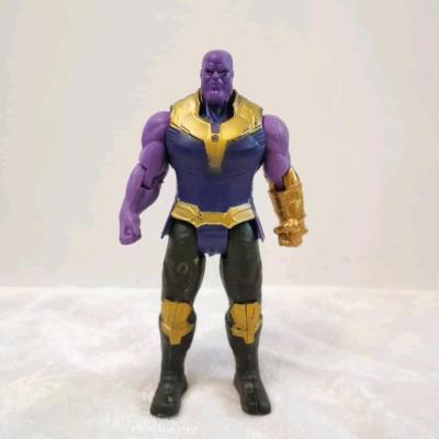 فیگور تانوس با دستکش مفصلی