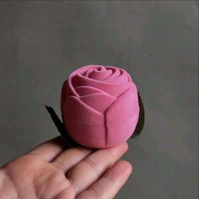 جعبه انگشتری گل رز مخملی