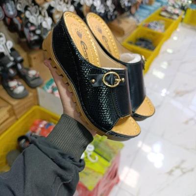 دمپایی طبی زنانه پاشنه بلند