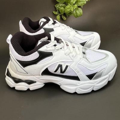 کفش نیوبالانس 9060 زنانه رنگ سفید مشکی