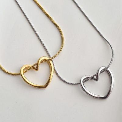 گردنبند قلب دفورمه استیل