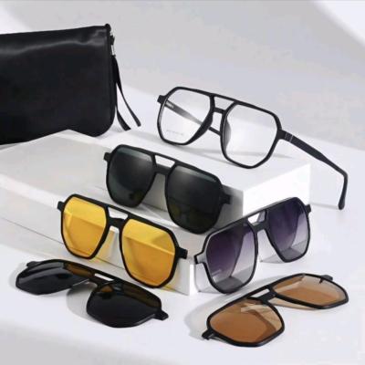 عینک طبی مردانه 5 کاوردار کد 9818