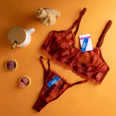 ست شورت و سوتین توری زنانه مدلTRT رنگ زرشکی لباس زیر فانتزی با فرم دهی