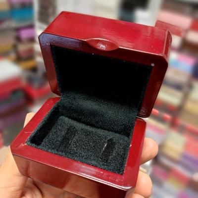 جعبه انگشتری و حلقه ستی پلی استر براق