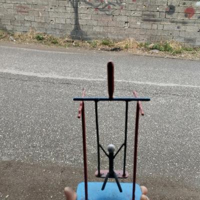 دکوری فلزی فانتزی طرح آدمک در حال تاب خوردن متحرک