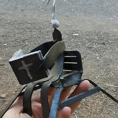 دکوری فلزی فانتزی طرح آدمک مسیحی