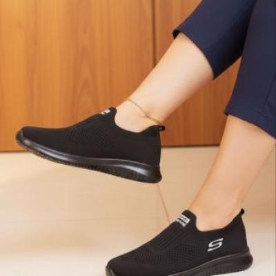 ونس جورابی اسکیچرز زنان مناسب پیاده روی