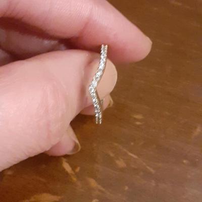 انگشتر حلقه وی