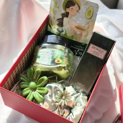 باکس هدیه سبز دخترانه باکس ولنتاین باکس مراقبت پوستی