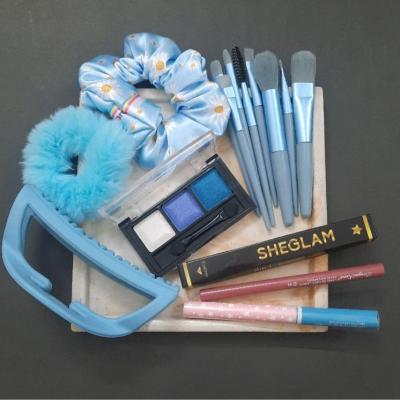 پک آرایشی و اکسسوری مو آبی