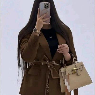 کت و کمربند کارولین دیور