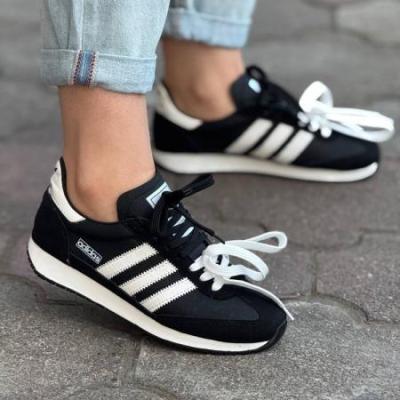 کتانی زنانه مدل adidas با رویه چرم هورس و زیره بتا پرفروش