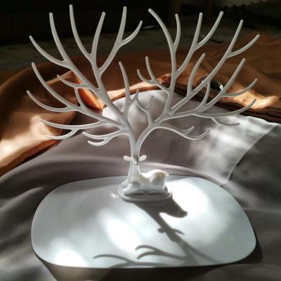 استند جواهرات گوزنی