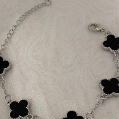 دستبند ونکلیف.