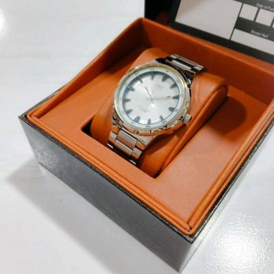 ساعت مچی عقربه ای اورجینال کیو اند کیو مدل Q882J201Y