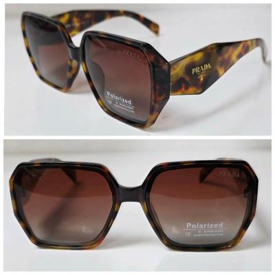 عینک آفتابی زنانه Prada پلارایز و uv400