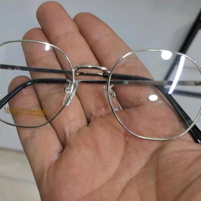 عینک طبی چند ضلعی فلزی کیفیت عالی عینک رنگ نقره‌ای