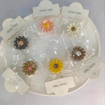 کلیپس های کوچک بابونه