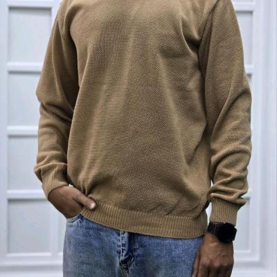 پلیور بافت مردانه رنگی با طراحی مینیمال انتخابی برای آقایان خوش پوش