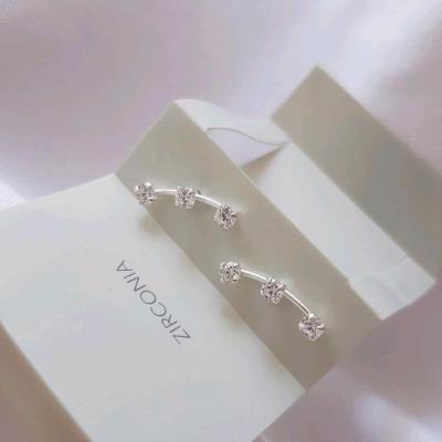 گوشواره 3 نگینه zirconia نقره 925 وارداتی