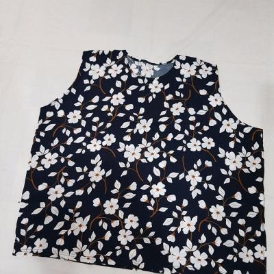 تاپ سایز بزرگ نخی زنانه گلدار