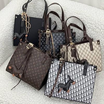 کیف زنانه جادار طرح مارک بسیار زیبا