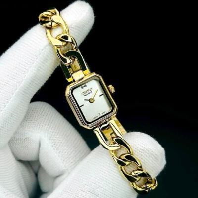 ساعت زنانه و دخترانه سیکو در دور رنگ طلایی و نقره‌ای seiko