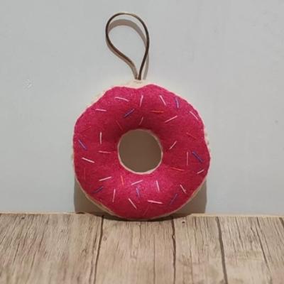 عروسک آویز دونات