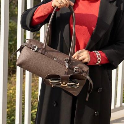 کیف زنانه کلاسیک وارداتی همراه جا عینکی