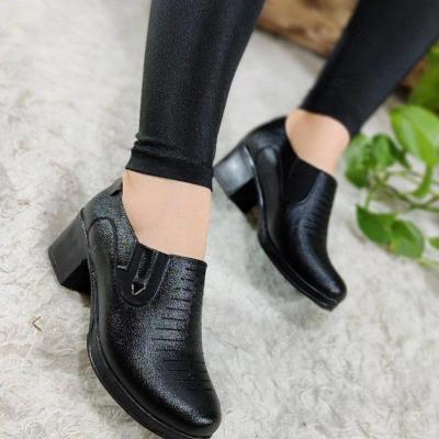 کفش طبی پاشنه پنج سانتی مدل شیوا حلقه ای