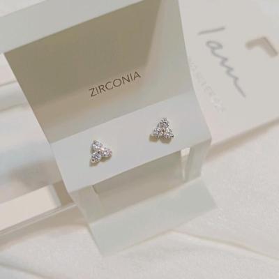 گوشواره طرح گل نگین zirconia نقره 925 وارداتی