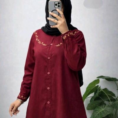 مانتو اسپرت زنانه الیاف مزونی مدل مانتو کوتاه بالت زانو گلدوزی
